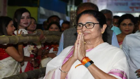 Bringing World Cup ball as a gift for Mamta Benerjee from Qatar by Madan Mitra, কাতার থেকে মমতার জন্য ফুটবল আনছেন মদন মিত্র
