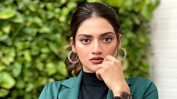 nusrat jahan reaction on deepika beshram rang