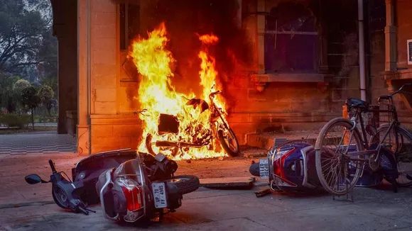Violence, arson as Allahabad varsity students clash with security guards; classes suspended