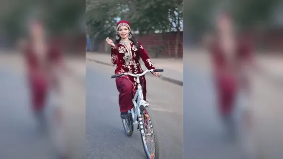 patli kamariya dance video, Trending Video, Patli kamariya Dance, Cycle dancing, Trending News in Hindi, Trending Latest News, Trending News photos, Trending News Videos, Breaking Trending News hindi, Latest Trending News in Hindi, Trending news, Trending
