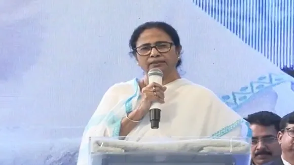 maldah tmc leader threatened to throw chili powder in the eyes of the opposition