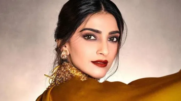 Sonam Kapoor trolled for her behaviour