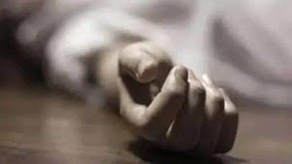 old house collapse women death in kolkata pathuriaghata