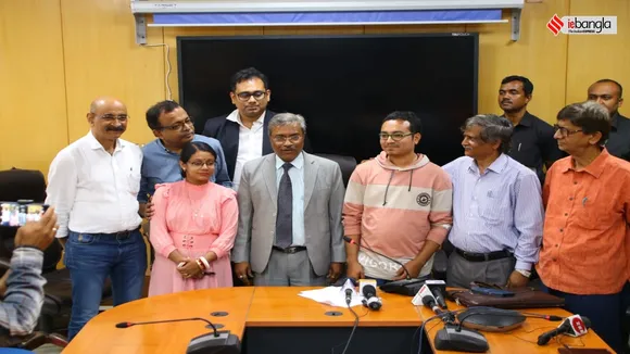 School authorities reinstate HIV positive school teacher Soumitro Gayen , কাটল কালো মেঘ, কাজে ফিরছেন এইচআইভি পজিটিভ স্কুল শিক্ষক