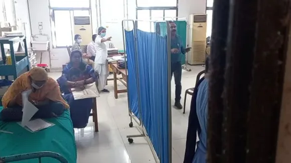 few hours after giving birth of a son mother sat for madhyamik examination malda, পুত্র সন্তান প্রসবের কয়েক ঘন্টা পরই মালদা মেডিক্যালে মাধ্যমিকে বসলেন মা