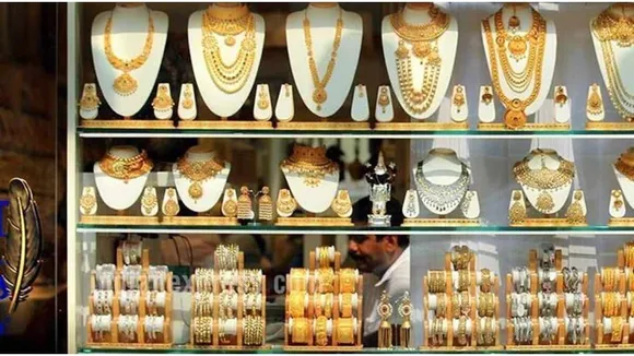 Briefing reporters, Nidhi Khare, Additional Secretary, Department of Consumer Affairs, said, “In consumer interest it has been decided that after 31st March, 2023 sale of gold jewellery and gold artefacts hallmarked without HUID shall not be permitted.” " />