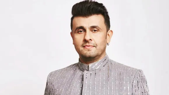 sonu nigam, sonu nigam father, agamkumar nigam, windsor grand building, oshiwara, andheri west, theft, driver, rehan, digital locker, wooden cupboard, cctv footage, fir, indian penal code, trespassing, housebreaking, mumbai, সোনু নিগম, সোনু নিগমের বাবা, আগামকুমার নিগম, বলিউডের খবর