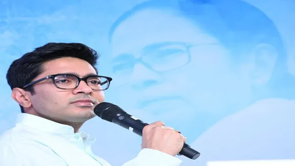 Abhishek Banerjee is determined to keep control partys leadership in his own hands through the Naba Joar program , পুরনো ক্ষত শুকোতে মরিয়া চেষ্টা, রাশ নিয়ন্ত্রণে ভিত স্থাপণের উদ্যোগ অভিষেকের