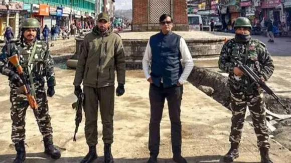Kiran patel case, Jammu and Kashmir Kiran Patel case, conman Kiran patel, Kiran patel conman, Kiran patel arrested, Kiran patel, Kiran Patel fraud, Kiran patel poses as PMO official man posing as PMO official, Jammu and Kashmir news, J&K news Indian Express, kashmir security, indian express