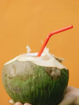 মানুষের জন্য নারকেল জল পানের উপকারিতা