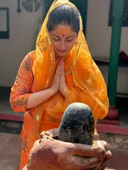 ইয়ামি গৌতম এবং এই 7 তারা ঈশ্বরে বিশ্বাস করে