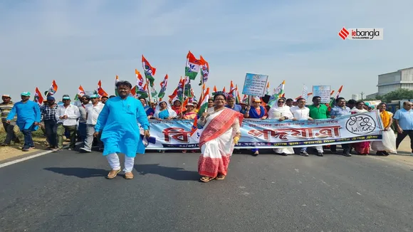 traffic jam due to procession led by Minister Becharam Manna