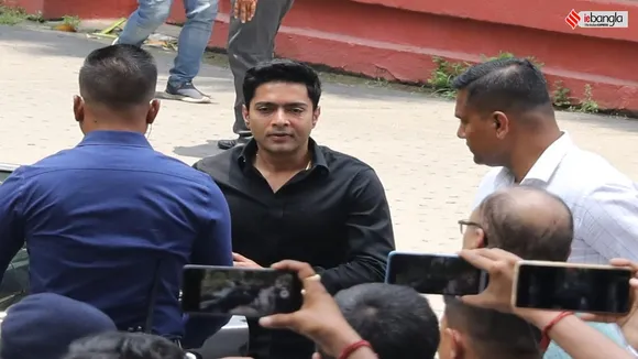 Abhishek Banerjee interrogated by CBI officers for more than eight hours updates , ঘন্টার পর ঘন্টা পার, এখনও সিবিআই জিজ্ঞাসাবাদের মুখোমুখি অভিষেক