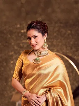 অঙ্কিতা লোখান্ডে জৈন গোল্ডেন শাড়ি ভিডিও