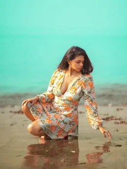 রুতুজা বাগওয়ে বিচ ফটোশুট