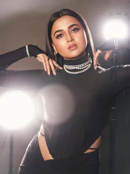 তেজস্বী ৪