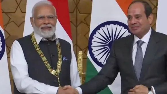 President Abdel Fattah El-Sisi confers PM Modi with highest state honour Order of Nile , মোদীর মুকুটে নয়া পালক, মিশরের সর্বোচ্চ রাষ্ট্রীয় সম্মানে ভূষিত ভারতের প্রধানমন্ত্রী