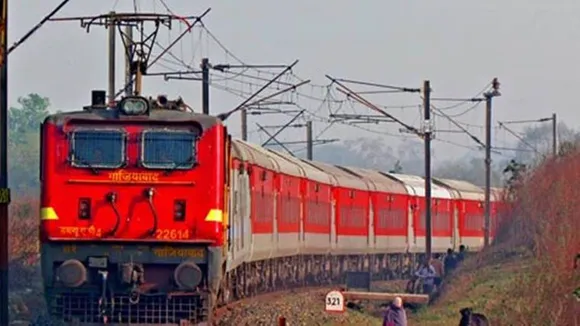 New Delhi-Bhuvaneshwar Rajdhani Express avoids major accident