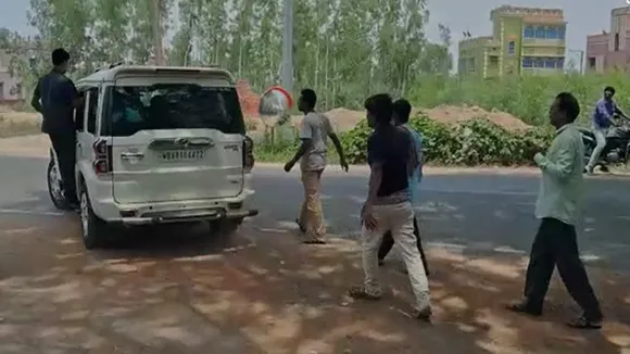 tmc chased the bjp candidate in bankura on first day of panchayat nomination , মনোনয়ন ঘিরে ধুন্ধুমার, বিজেপি বিধায়ককে তাড়া, 'চোর' 'চোর' চিৎকার