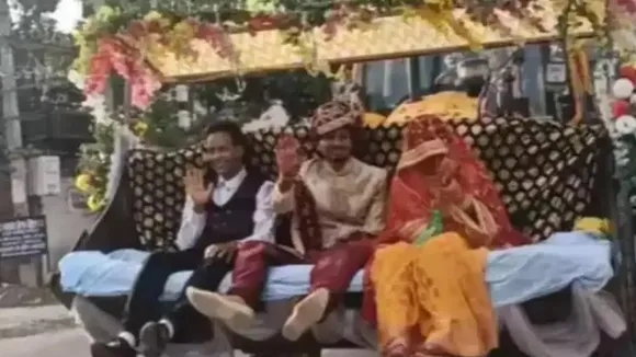 bride groom video,bride groom video viral,Viral News in Hindi,viral video news,jcb ka video,ranchi groom takes out his bride in jcb,bride in jcb,Bride,groo,dulha duhan ka video,ranchi groom vidhai video,ranchi bride vidhai video,vidhai in jcb,jcb vidhai video,Ranchi News,funny video,bride groom funny video,JCB Viral Video,JCB Ka VIral Video