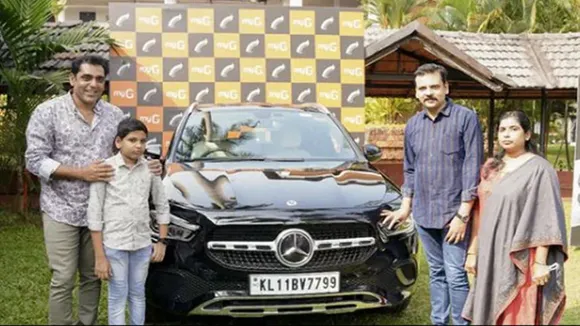 Kerala businessman, Mercedes Benz SUV, employee of 22 years, Kerala businessman gifts Mercedes to employee, AK Shaji, owner of myG, inspirational story, motivational story, viral story, trending story, inspiring story, प्रे