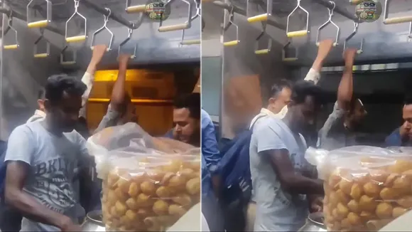 Golgappa Shop In Train,Golgappa Challenge,golgappa recipes,Golgappa In Train,shocking video,man sells pani puri in moving train,pani puri in moving train,man sells pani puri in train,Man sells golgappa in moving local train,Man sells golgappa,Man sells golgappa in train,Viral video,Trending Video,Amazing Video,hilarious video,business of golgappa,business of panipuri,Panipuri,Viral News In Hindi,Viral Video News,zara hatke,ndtv zara hatke videos,news,Social Media,Entertainment News In Hindi,Tv News And Goss
