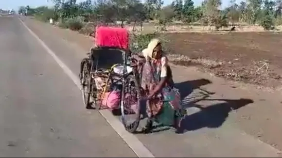 mother true love,traveled 170 kilometers by bicycle,MP News,mother daughter love,woman traveled 170 kilometers,Madhya Pradesh news,Viral video,Heart Touching Video,Shocking Video,Emotional Video,Guna Elderly Woman Viral Video,Mother Traveled 170 Km In Eight Days,maa,magic,Trending Video,Viral News In Hindi,Viral Video News,zara hatke,ndtv zara hatke videos,news,Social Media,Entertainment News