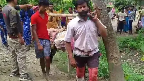 coochbehar dinhata tmc worker babu haque shot dead before panchayat election 2023 , মমতার সফরের মাঝেই কোচবিহারে বেলাগাম হিংসা, গুলিতে নিহত এক তৃণমূল কর্মী, জখম ৭