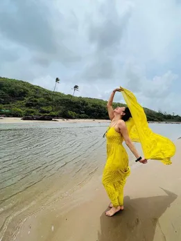 অমৃতা খানভিলকর কনকন ভিডিও