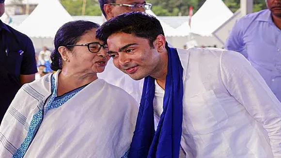 Abhishek Banerjee will also go with Mamata to meet Prime Minister Modi to discuss Bengal-s dues from center , বাংলার বকেয়া নিয়ে আলোচনায় প্রধানমন্ত্রী মোদীর সঙ্গে দেখা করতে মমতার সঙ্গে যাবেন অভিষেক ব্যানার্জীও