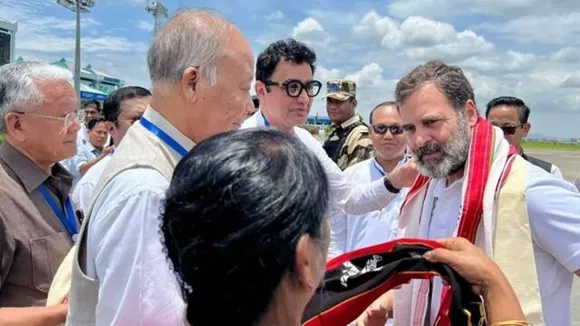 congress leader Rahul Gandhis convoy stopped by police near Manipurs Bishnupur , রাহুল গান্ধীর কনভয় মণিপুরের বিষ্ণুপুরে থামানো হল