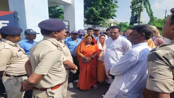 2 women allegedly stripped beaten up in malda accused 5 are arrested