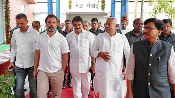 opposition meeting live updates, bengaluru opposition meeting live updates, congress opposition meeting, aap opposition meeting, sharad pawar opposition meeting, opposition meet live, bjp, 2024 lok sabha polls, opposition meeting in bangalore, bengaluru opposition meeting, opposition party meeting, opposition meeting in bengaluru, opposition party meeting in bangalore, opposition meeting today, nda meeting, opposition meet in bangalore, latest news, indian express" />