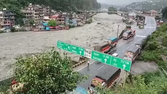 kullu rains, beas river, heavy rain, weather update, monsoon, monsoon tracker, rain in india, imd, delhi, himachal pradesh, landslide, road blocked, red alert, indian express