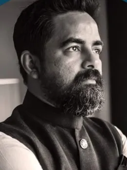 https://www.financialexpress.com/lifestyle/the-making-of-sabyasachi-man-behind-the-label-that-literally-stitched-dreams-into-reality-a-look-at-his-journey- Rs-20000-থেকে-একটি-নিট-মূল্য-র-114-কোটি/3149268/