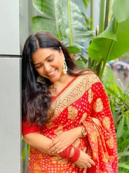 Deepa Chaudhary Red Bandhani Saree