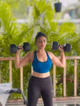 প্রার্থনা বেহেরে ওয়ার্কআউট ভিডিও