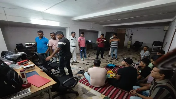 police arrested 8 members of the international fraud ring from dankuni