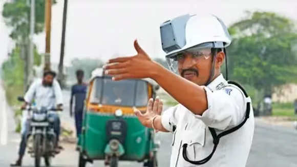 ahmedabad news, traffic, traffic safety, heat, heat wave, Ahmedabad traffic cops, Ahmedabad news, Gujarat news, India news, Indian express, Ahmedabad traffic police, Ahmedabad traffic cops wear ‘AC helmets’,Indian express India news, Indian express