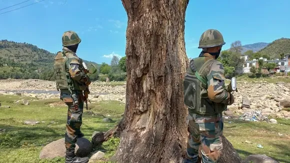 pulawa encounter, encounter in pulwama, encounter jammu and kashmir