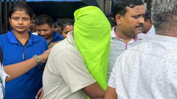 to reconstruct jadavpur students death incident by help of arrested student saptak kamila , ধাক্কায় পড়ে মৃত্যু? নাকি নেপথ্যে অন্য কারণ, যাচাইয়ে যাদবপুরের ধৃত প্রাক্তনীকে নিয়ে পুলিশ