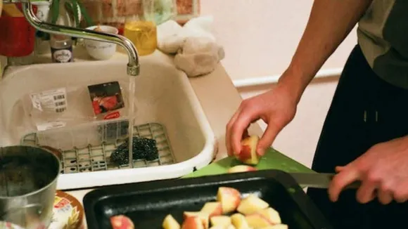 Cleaning kitchen Cleaning Tips how to clean blocked kitchen sink drain by using coffee: Is the kitchen sink jammed? Then use these tricks