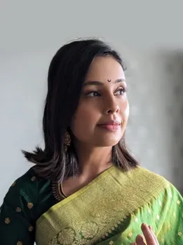 Shivani Rangole Kulkarni Green Saree Video