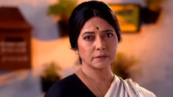 Rita dutta Chakraborty as shimuls mother in law kar kache koi moner kothaa