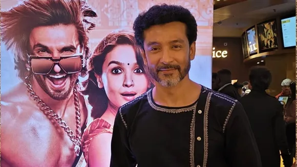 tota roy choudhury wearing dhuti panjabi said bengali self respect, rocky aur rani ki prem kahini