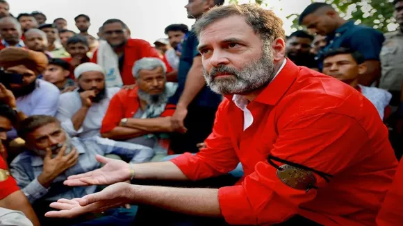 Rahul Gandhi in Coolie dress