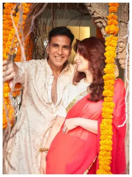 Twinkle Khanna, Dimple Kapadia, Akshay Kumar, Rajesh Khanna