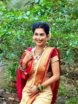 Maadhavi Nemkar Nauvari Saree