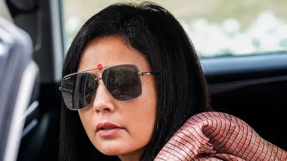 mahua moitra, cash for query, ethics panel, darshan hiranandani, hiranandani group, cash for query row, darshan hiranandani letter, darshan hiranandani affidavit, nishikant dubey, trinamool congress, tmc mp, mahua moitra bribe allegations, Dahua moitra bribe, bribe for questions, jai dehadrai, ethics committee of lok sabha, ethics committee of parliament, ethics panel", "url":"https://www.indiatoday.in/india/story/ethics-committee-parliament-to-write-to-mea-to-authenticate-darshan-hiranandani-letter-sworn-affidavit-read-as-statement-mahua-moitra-2454240-2023-10-27",
