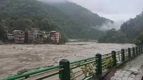 Sikkim flash flood, Sikkim flash flood news, Sikkim flood alert, teesta river, teesta river flood, jalpaiguri, army personnel missing, army personnel missing in sikkim flash flood, north sikkim, sikkim news, sikkim flood latest news"